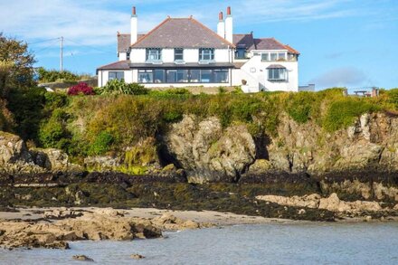 ANGORFA, pet friendly, country holiday cottage in Cemaes Bay