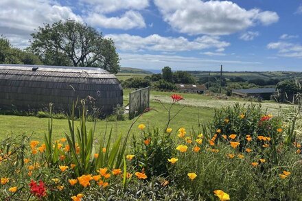 Luxury glamping with sea and sunset views - Cornwall