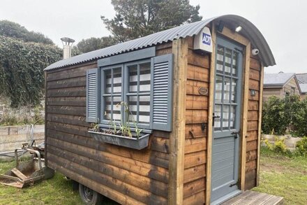 Shepherd's Hut at St Anne's - Costal Location