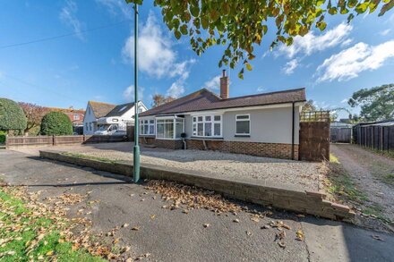 Luxury beach house in Felpham