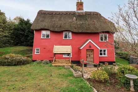 RHUBARB COTTAGE, family friendly, with a garden in Woodbridge