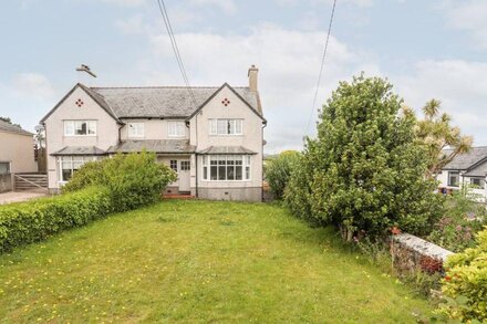 HILLCROFT, family friendly, character holiday cottage in Abersoch