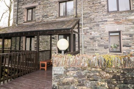 LEAFY NOOK, family friendly, with a garden in Ambleside