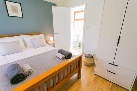 Tan y Bryn Bach -  a snowdonia that sleeps 5 guests  in 2 bedrooms