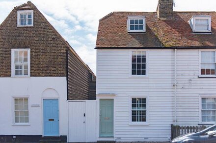 This beautiful cottage is located in the heart of Whitstable, perfectly between the seafront and the