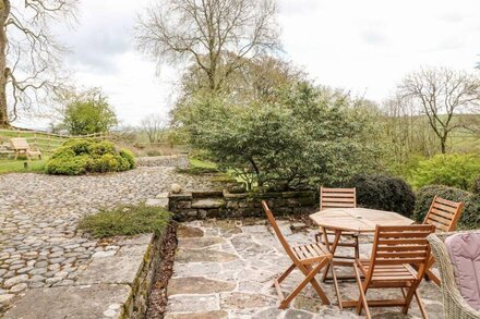 SLADE COTTAGE, pet friendly, with open fire in Ilam, Staffordshire