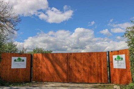 ROSE LODGE, family friendly, with a garden in Sheriff Hutton