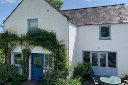 Orchard Cottage - Three Bedroom House, Sleeps 6