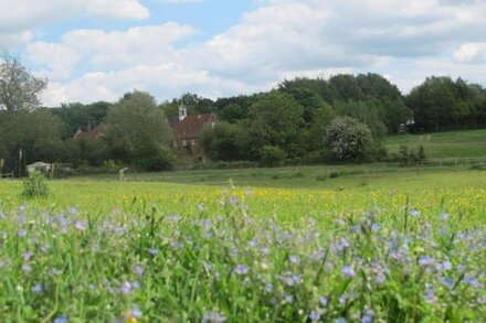 Gaffers Cottage - sleeps 12 guests  in 5 bedrooms