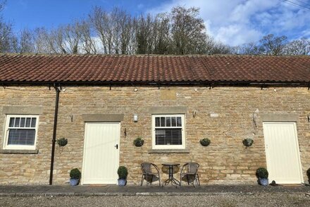 Luxury self-contained country cottage. Amazing views!