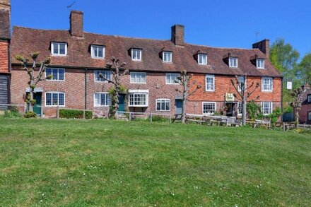 Charming Grade 2* listed 17th Century cottage