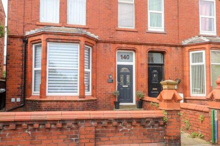 APARTMENT 3, pet friendly in Lytham St. Annes