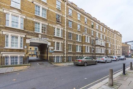 AV Stays London Bridge 2 Bed Apartment