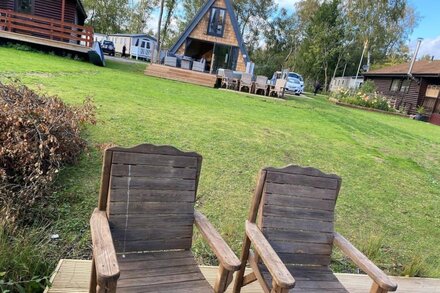 Widgeon is prime location on duck lake, bbq & Large Hot Tub with private fishing @tattershall lakes