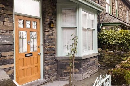 HAZEL COTTAGE, family friendly, with open fire in Ambleside