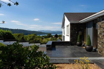 LAURON'S VIEW, family friendly in Bowness-On-Windermere