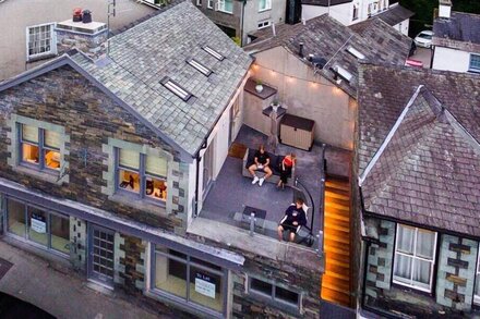 OLD WOOL LOFT, pet friendly, with open fire in Ambleside