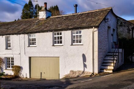 BARN END, pet friendly, with open fire in Ambleside