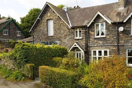 ROTHAY HOLME COTTAGE, pet friendly, with open fire in Ambleside