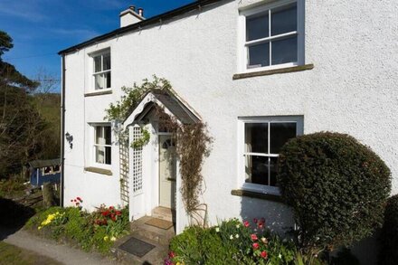 BIRCHMILL COTTAGE, pet friendly, with open fire in Kendal