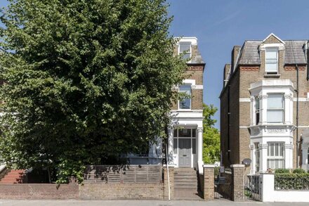 Stylish 1 Bedroom Flat - Shepherds Bush