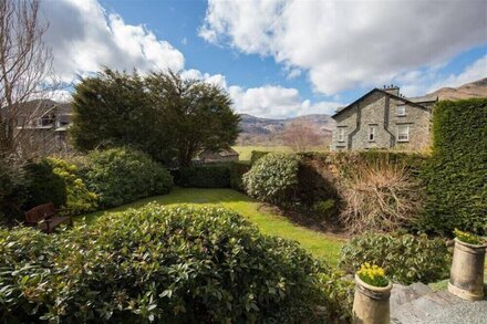 FAIRY GLEN, pet friendly, with open fire in Ambleside