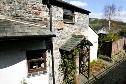 THE COTTAGE, pet friendly, with open fire in Keswick