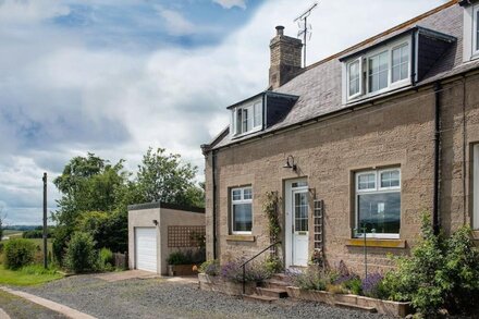 Bartlehill Cottage, Idyllic Pet Friendly Cottage, Beautiful Scottish Borders