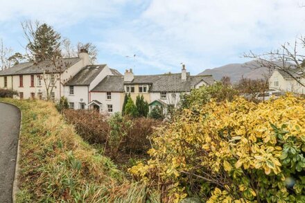 DERWENT EDGE, pet friendly, with a garden in Portinscale