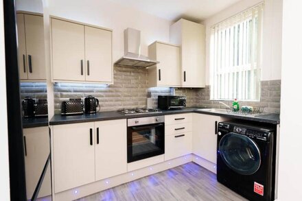 Refurbished 3-bed house in superb location, Leeds