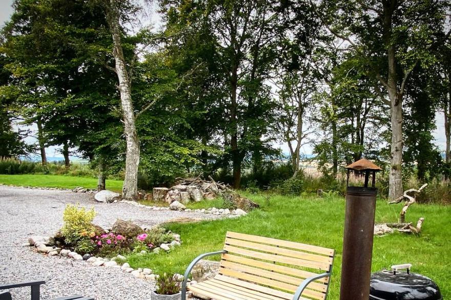 Romantic, luxury lodge on the NC500 - Druid House Lodge