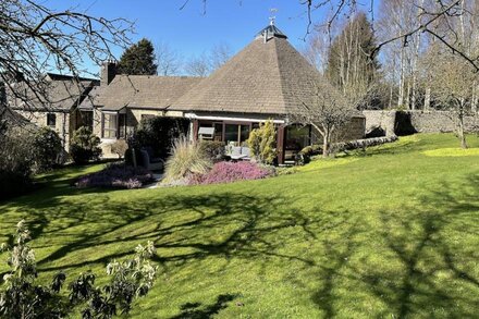 The Round House - family house with indoor pool