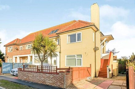 A light and spacious three bed maisonette with sea views