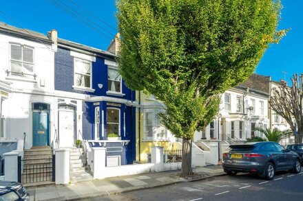 ALTIDO Captivating 2-bed flat in Shepherd's Bush