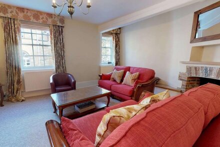 Market Place Woodstock Holiday Cottage 3 Bed & Sleeps 5