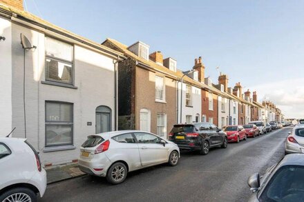 Cape Cottage - Whitstable, by town, beach & harbour