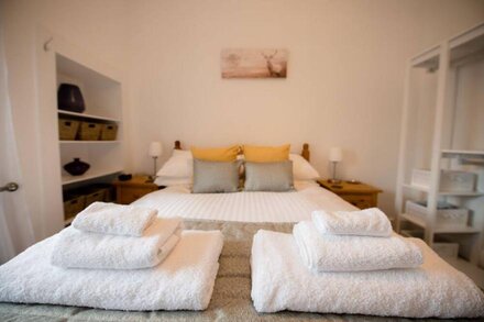 Armadale Apartment -  a flat that sleeps 3 guests  in 2 bedrooms