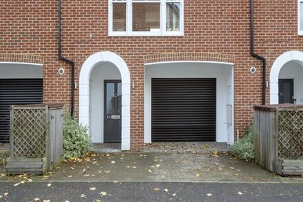 Fabulous Central Windsor Town House