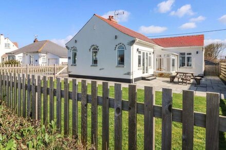 SENAFE, pet friendly, country holiday cottage in Widemouth Bay