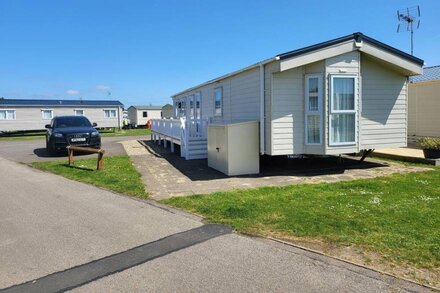 Remarkable 2-Bed lodge in Clacton-on-Sea