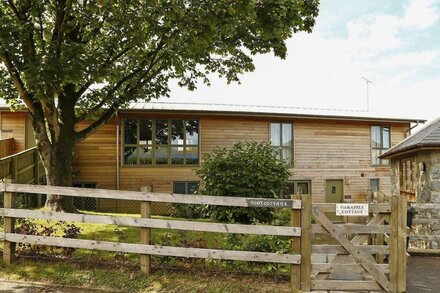 OAK APPLE, pet friendly, country holiday cottage in Newton Abbot