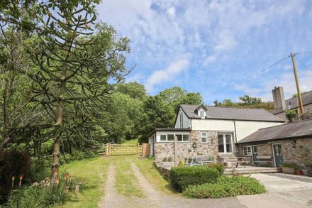 AVALON - FELINHELI, family friendly, with a garden in Y Felinheli