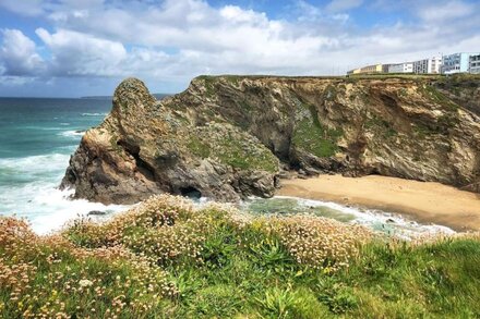 18 Coastline Court is a beautiful cliff top apartment with outstanding views across Newquay’s amazin