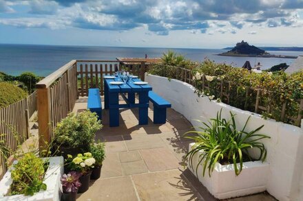 TY BRYN, family friendly, character holiday cottage in Marazion