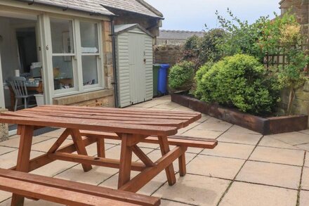 BEACHWARD, pet friendly, country holiday cottage in Embleton