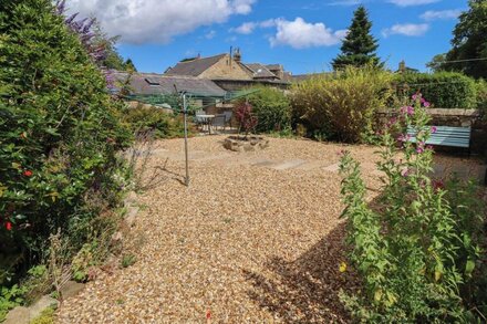 ALNSIDE COTTAGE, family friendly, with open fire in Alnmouth