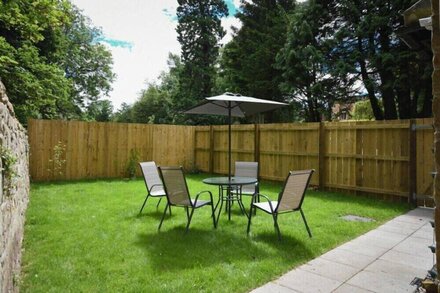 THE LODGE (ALNWICK), pet friendly in Alnwick