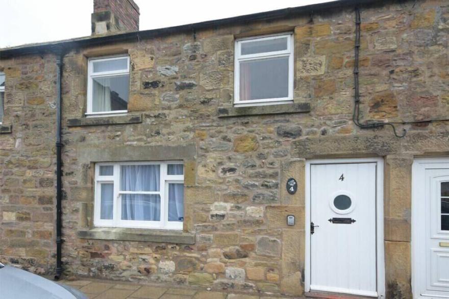 PERCY COTTAGES NO4, pet friendly, country holiday cottage in Alnmouth