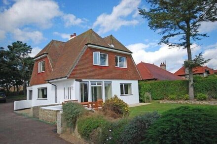 WHITESTACKS, family friendly, country holiday cottage in Bamburgh