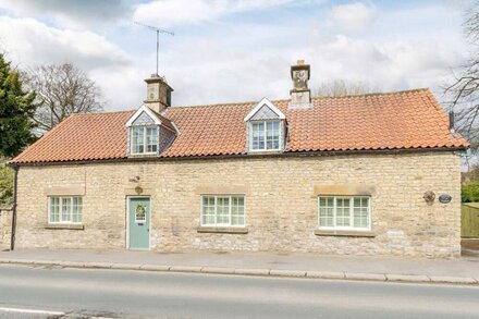 2 bedroom accommodation in Thornton le Dale near Pickering